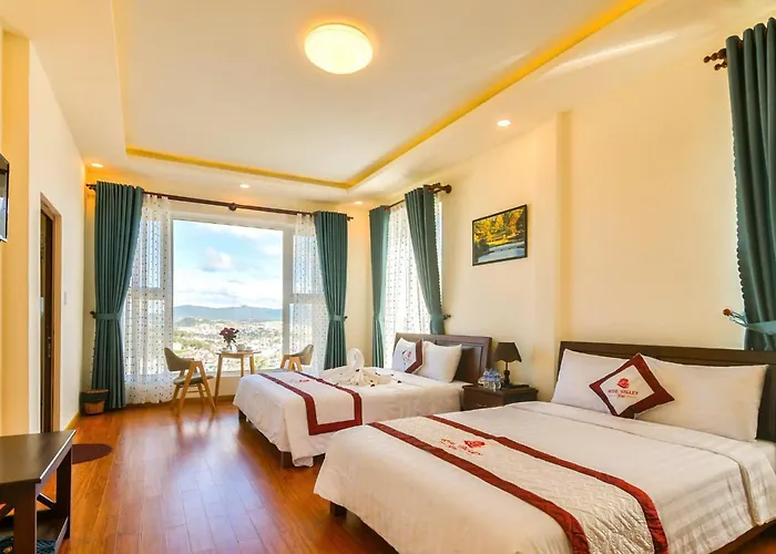 Rose Valley Dalat Hotel - Khách Sạn Trên Đỉnh Đồi